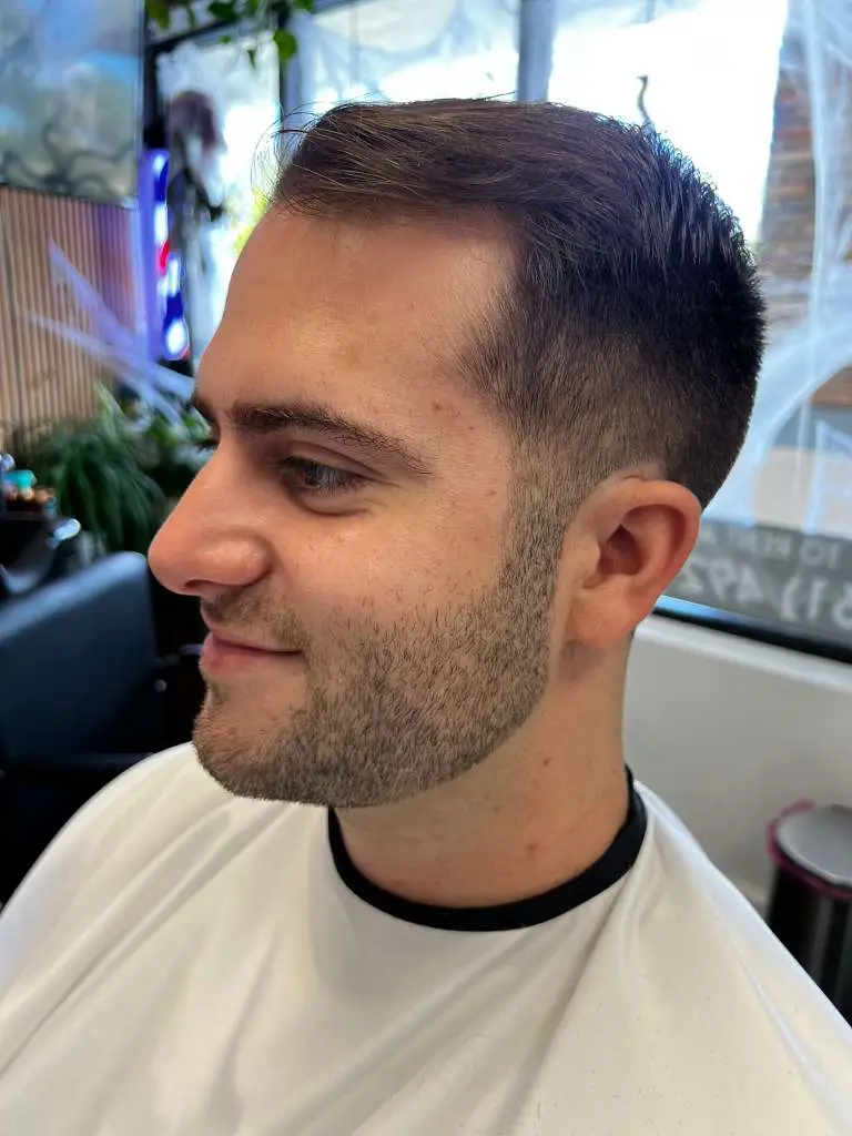 Clean taper haircut at Ludmi Barber in Davie Florida
